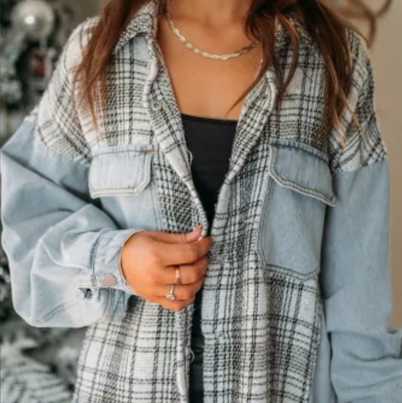 ❣️HP❣️New tweed denim fringe jacket - Picture 8 of 13